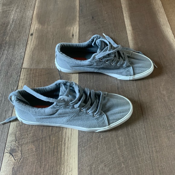 Gray Men’s Rocket Dog Sneakers - Picture 2 of 8